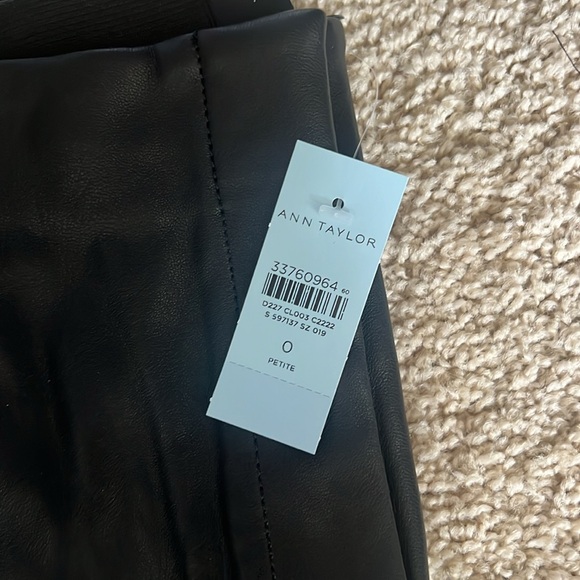 The Audrey Pant in Faux Leather - Picture 6 of 7